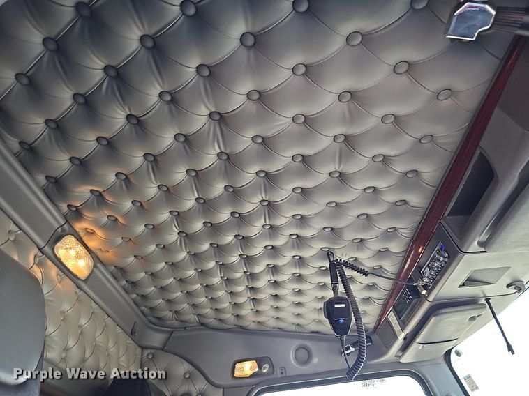 image for item DQ0202 2008 Kenworth W900  dump truck