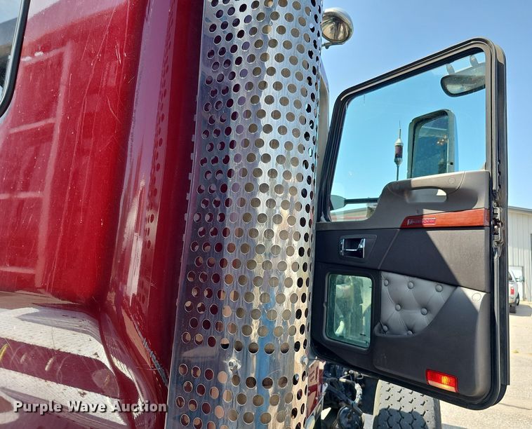 image for item DQ0202 2008 Kenworth W900  dump truck