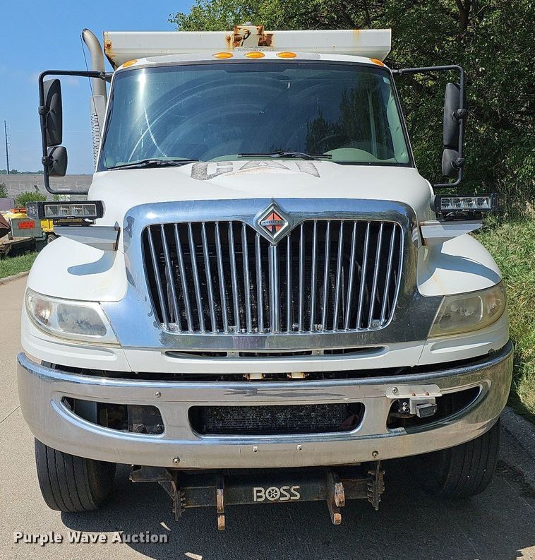 image for item DQ0206 2013 International DuraStar 4300  dump truck