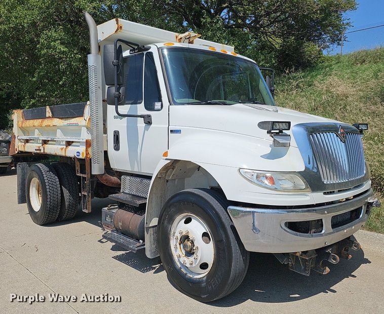 image for item DQ0206 2013 International DuraStar 4300  dump truck