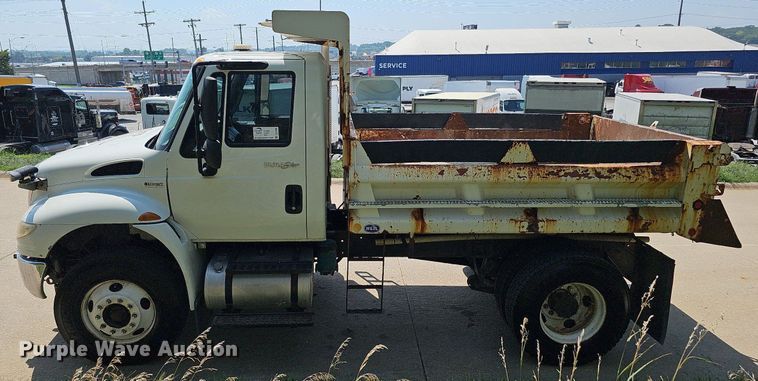 image for item DQ0206 2013 International DuraStar 4300  dump truck
