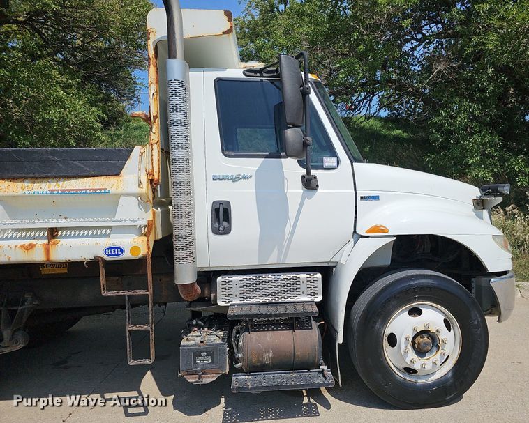 image for item DQ0206 2013 International DuraStar 4300  dump truck