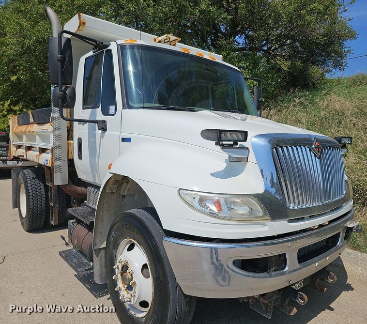 image for item DQ0206 2013 International DuraStar 4300  dump truck