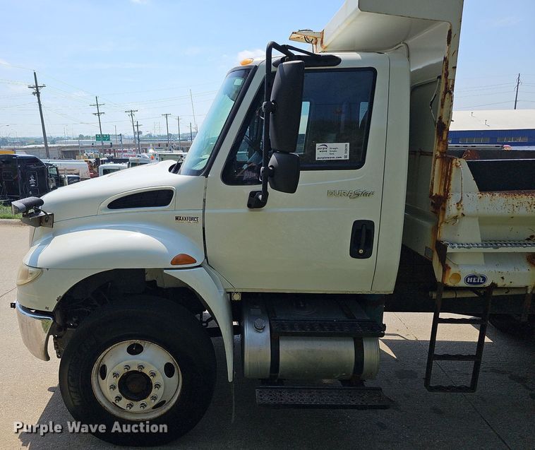 image for item DQ0206 2013 International DuraStar 4300  dump truck