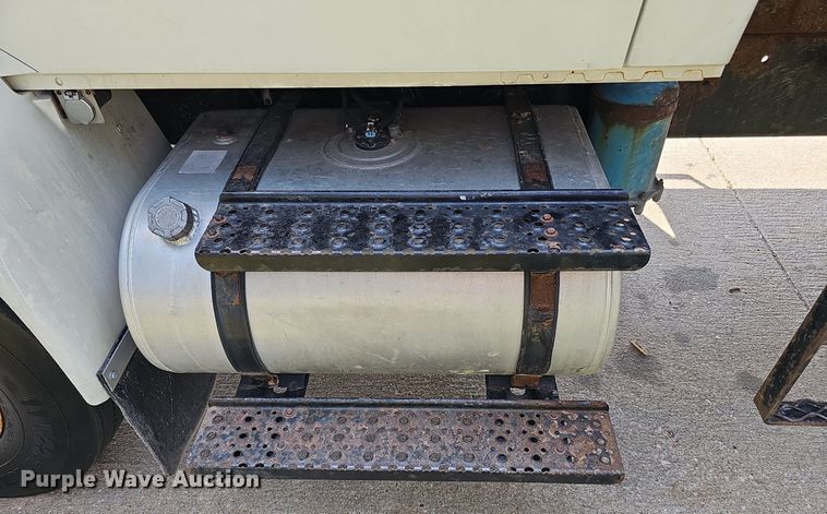 image for item DQ0206 2013 International DuraStar 4300  dump truck