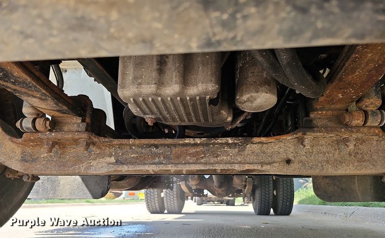 image for item DQ0206 2013 International DuraStar 4300  dump truck