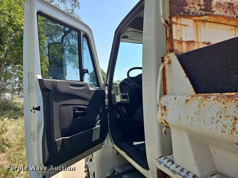 image for item DQ0206 2013 International DuraStar 4300  dump truck