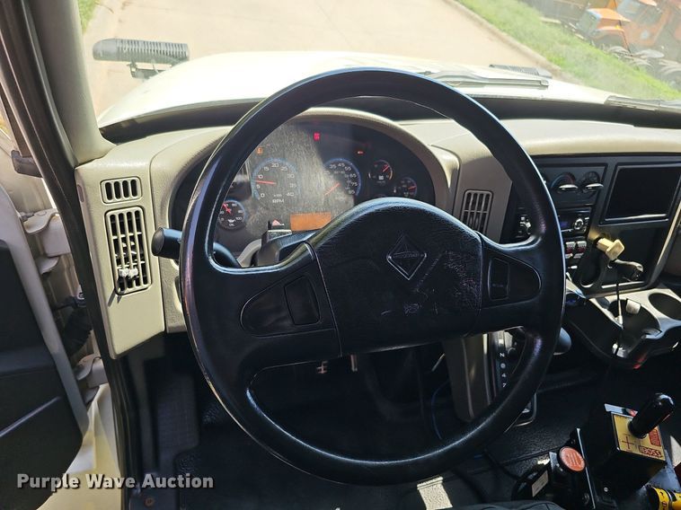 image for item DQ0206 2013 International DuraStar 4300  dump truck