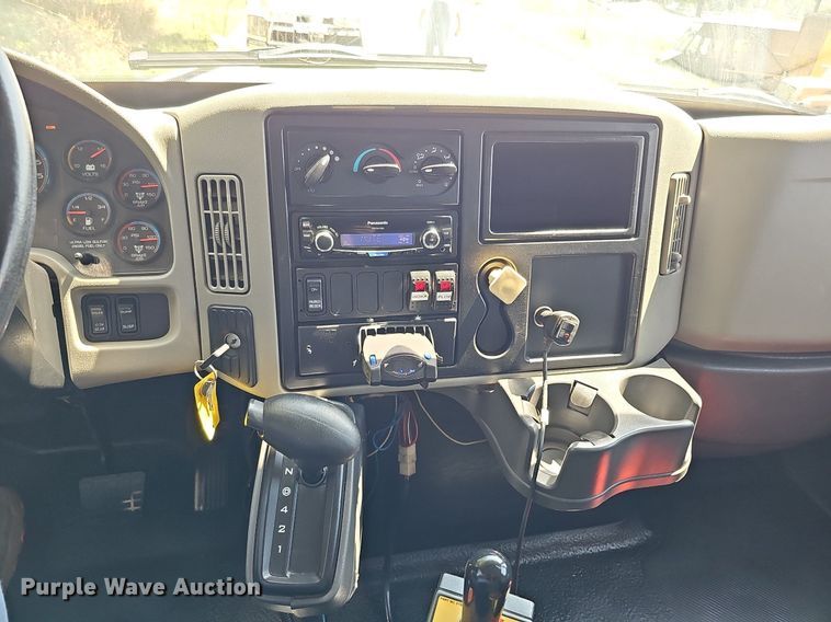 image for item DQ0206 2013 International DuraStar 4300  dump truck