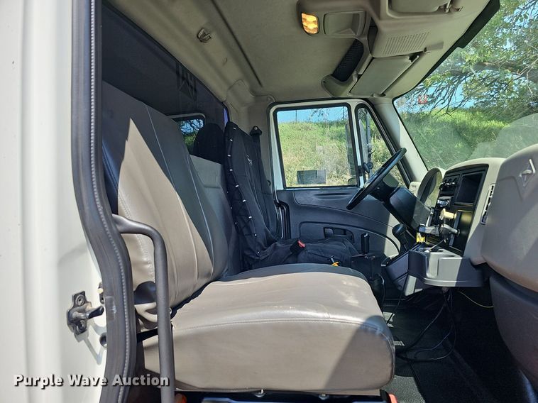 image for item DQ0206 2013 International DuraStar 4300  dump truck