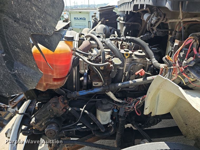 image for item DQ0206 2013 International DuraStar 4300  dump truck