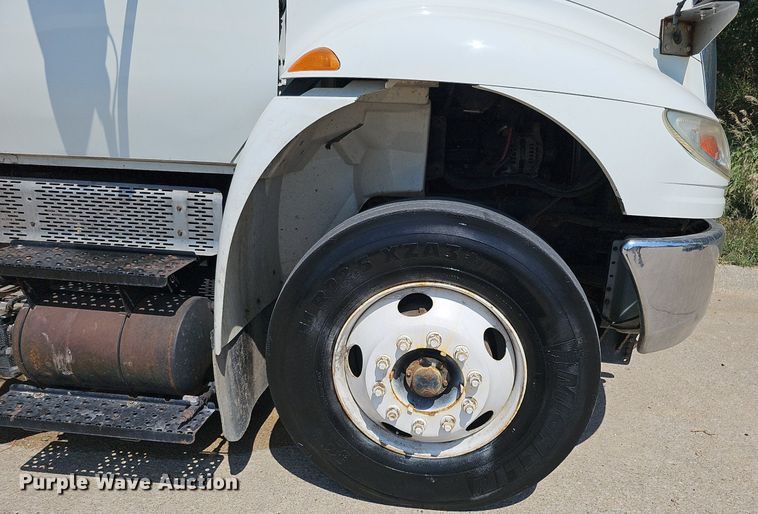 image for item DQ0206 2013 International DuraStar 4300  dump truck