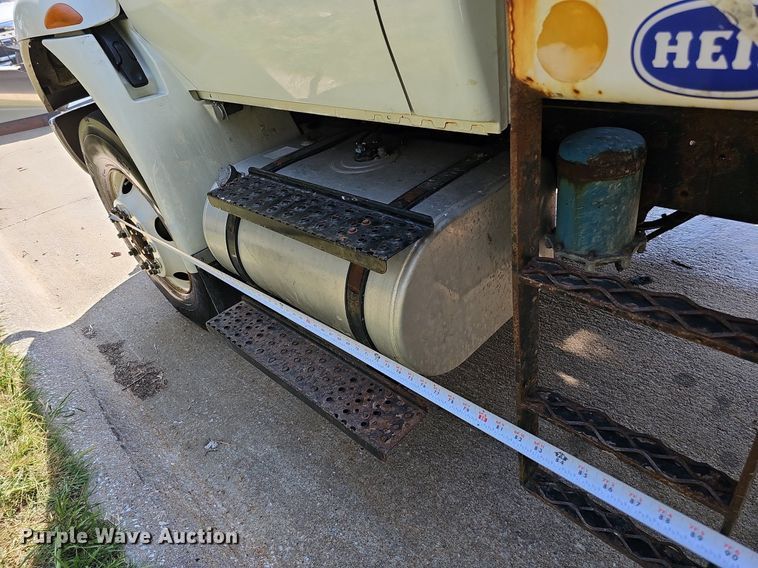 image for item DQ0206 2013 International DuraStar 4300  dump truck