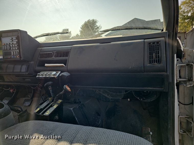 image for item DQ0248 1996 Chevrolet Kodiak C6500  dump truck