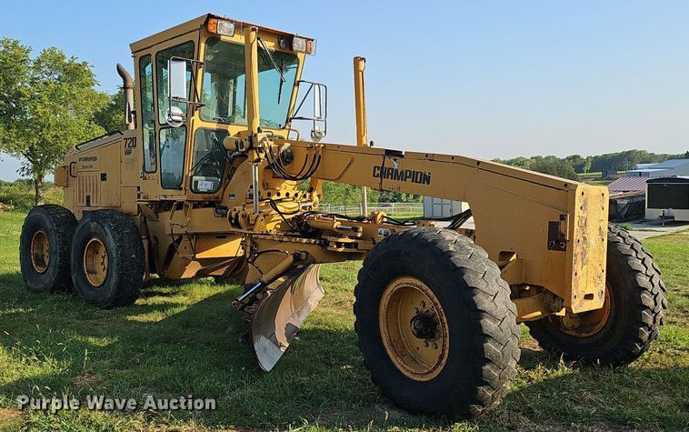 image for item DQ0249 1996 Champion 720A VHP  motor grader