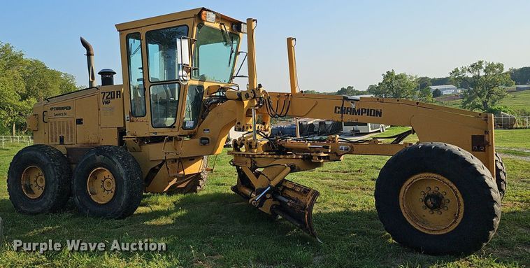 image for item DQ0249 1996 Champion 720A VHP  motor grader