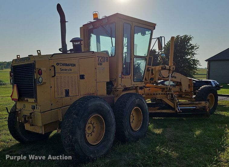 image for item DQ0249 1996 Champion 720A VHP  motor grader