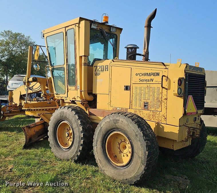 image for item DQ0249 1996 Champion 720A VHP  motor grader