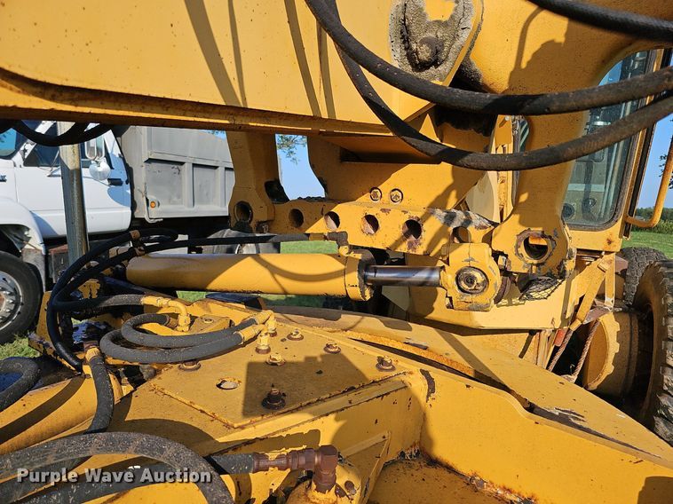 image for item DQ0249 1996 Champion 720A VHP  motor grader