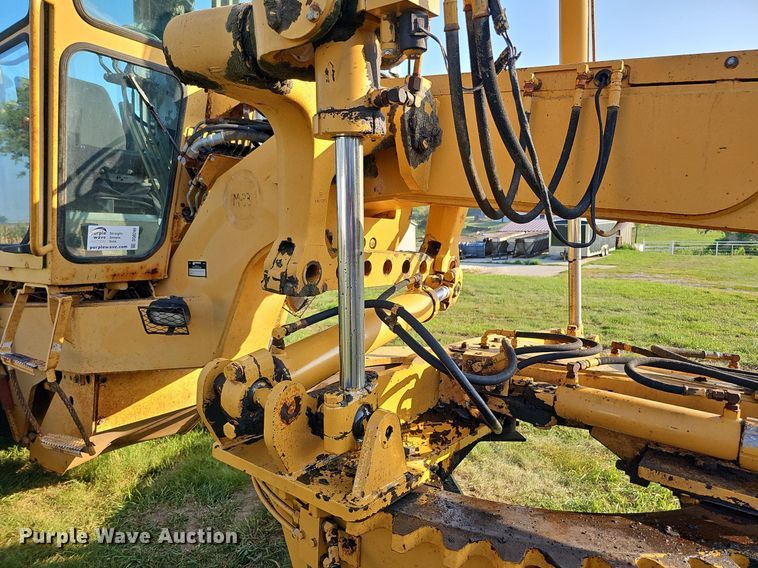 image for item DQ0249 1996 Champion 720A VHP  motor grader