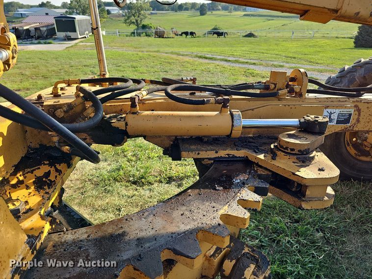 image for item DQ0249 1996 Champion 720A VHP  motor grader