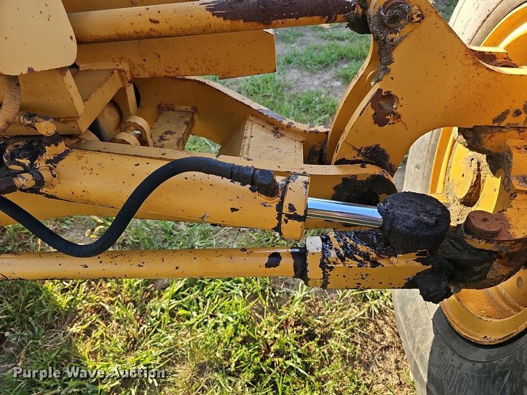 image for item DQ0249 1996 Champion 720A VHP  motor grader