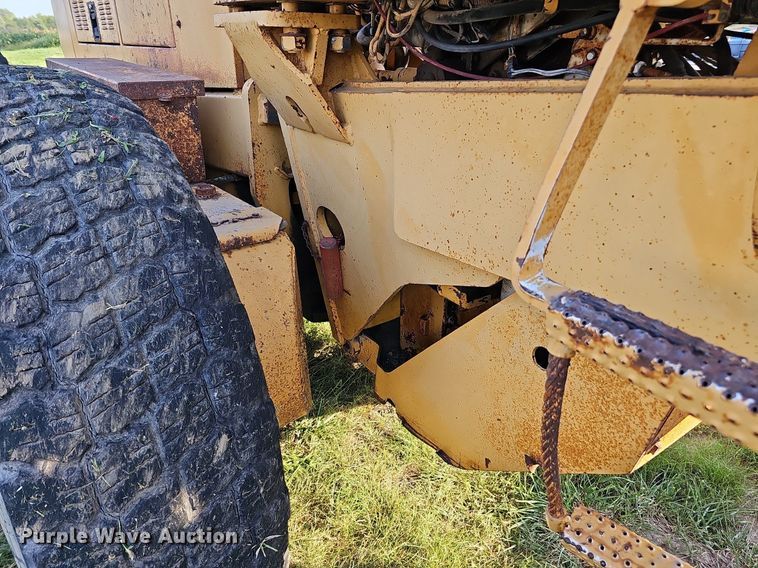 image for item DQ0249 1996 Champion 720A VHP  motor grader