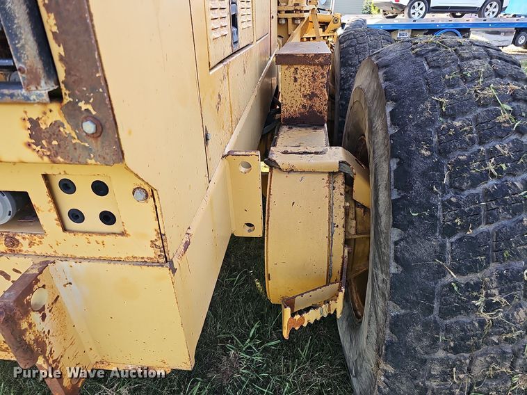 image for item DQ0249 1996 Champion 720A VHP  motor grader