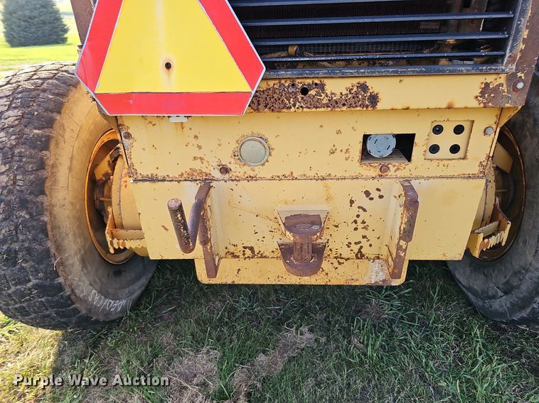 image for item DQ0249 1996 Champion 720A VHP  motor grader