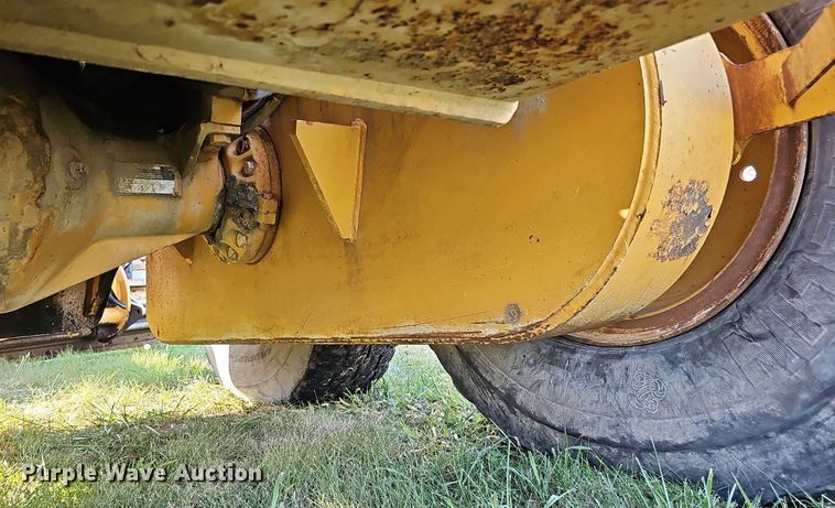 image for item DQ0249 1996 Champion 720A VHP  motor grader