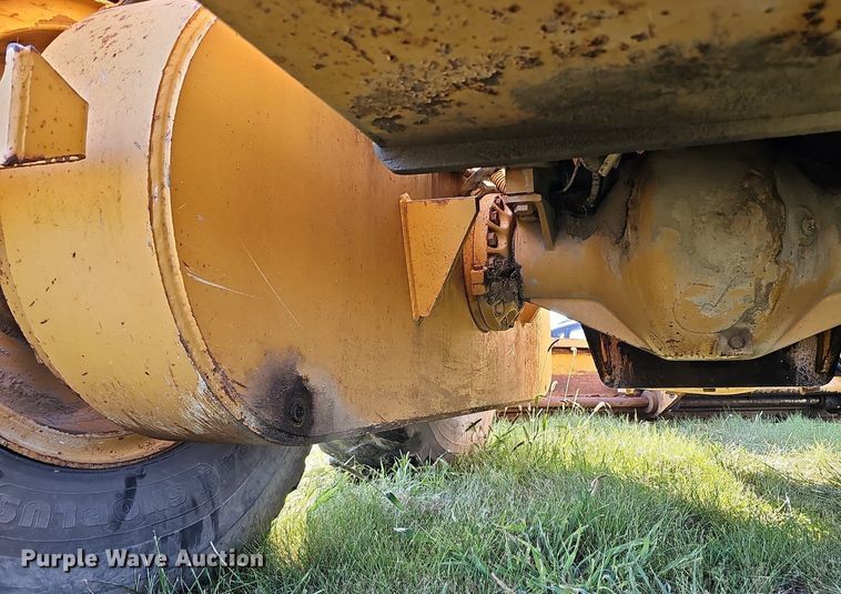 image for item DQ0249 1996 Champion 720A VHP  motor grader