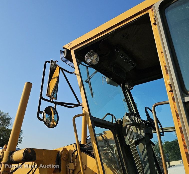 image for item DQ0249 1996 Champion 720A VHP  motor grader