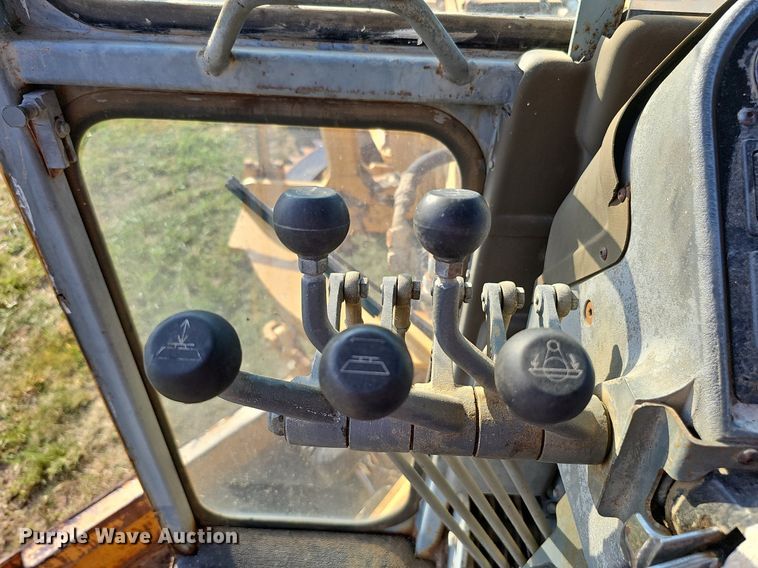 image for item DQ0249 1996 Champion 720A VHP  motor grader