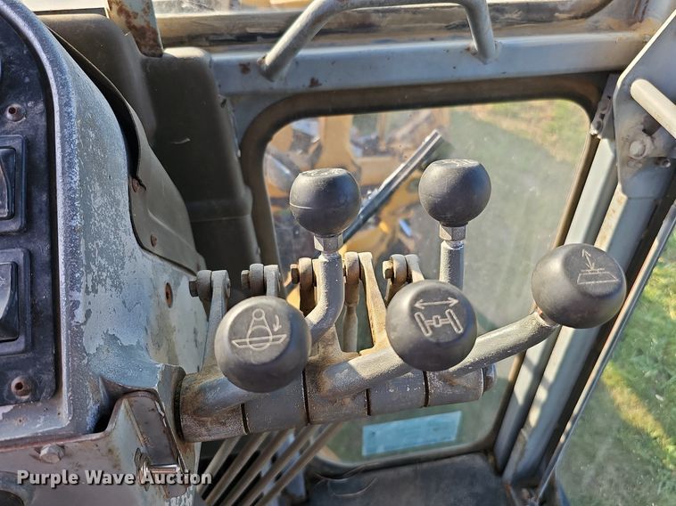 image for item DQ0249 1996 Champion 720A VHP  motor grader