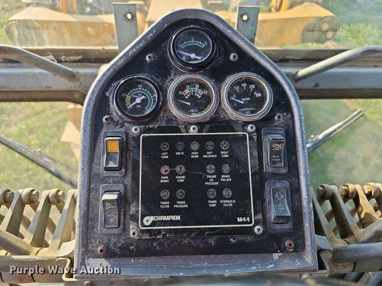 image for item DQ0249 1996 Champion 720A VHP  motor grader