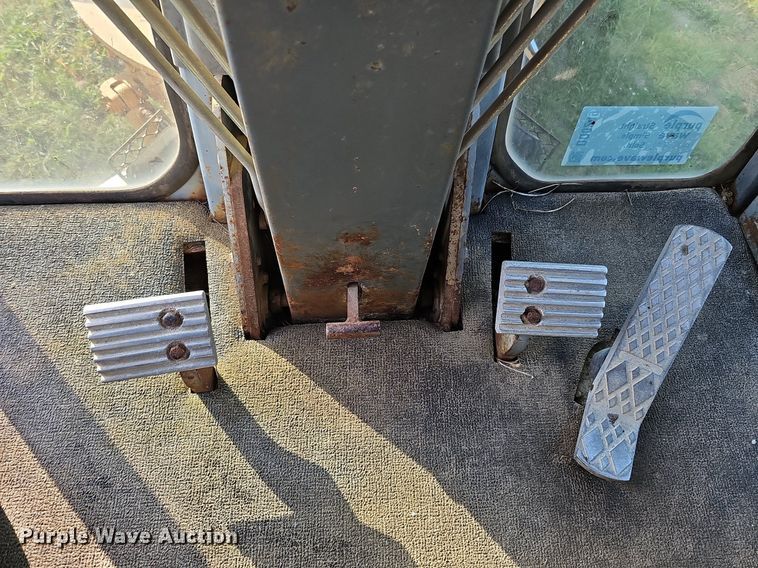 image for item DQ0249 1996 Champion 720A VHP  motor grader