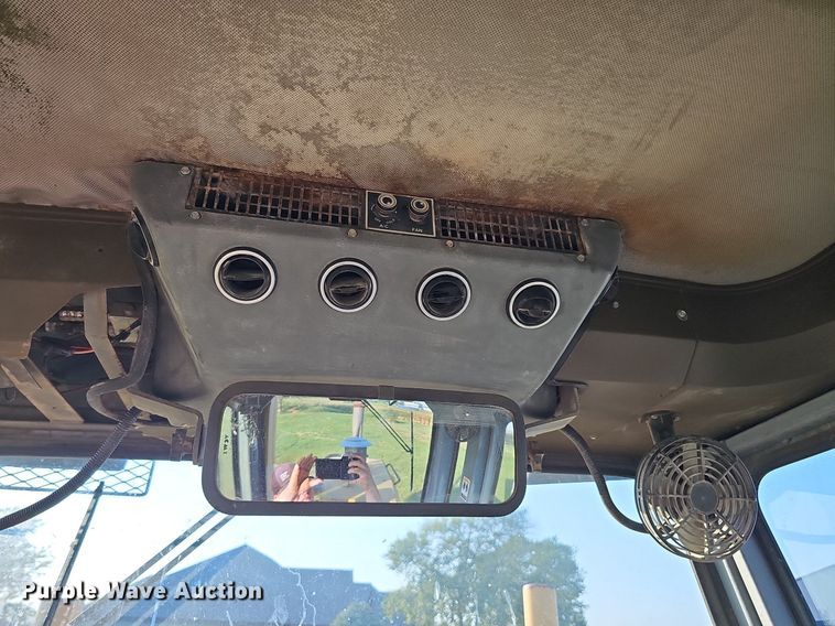 image for item DQ0249 1996 Champion 720A VHP  motor grader