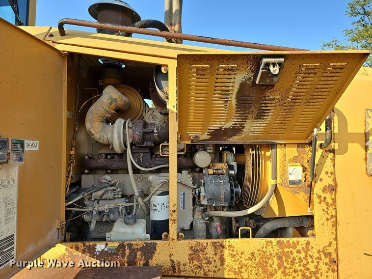 image for item DQ0249 1996 Champion 720A VHP  motor grader