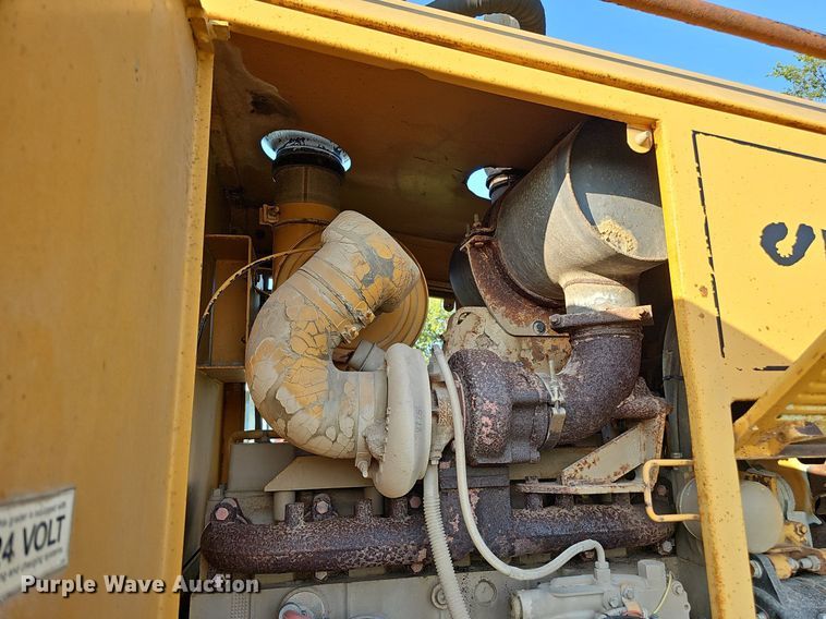 image for item DQ0249 1996 Champion 720A VHP  motor grader