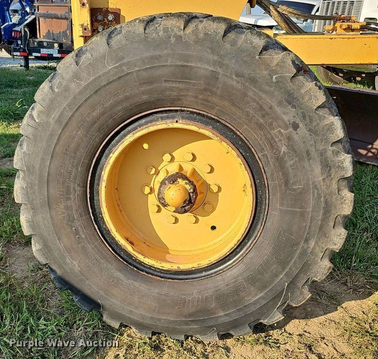 image for item DQ0249 1996 Champion 720A VHP  motor grader