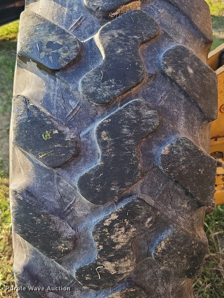 image for item DQ0249 1996 Champion 720A VHP  motor grader