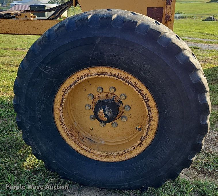 image for item DQ0249 1996 Champion 720A VHP  motor grader