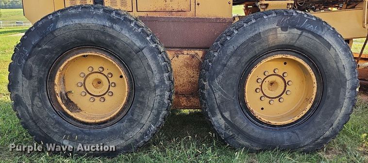 image for item DQ0249 1996 Champion 720A VHP  motor grader