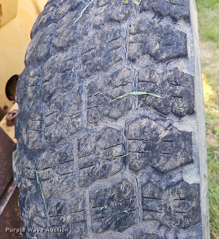 image for item DQ0249 1996 Champion 720A VHP  motor grader