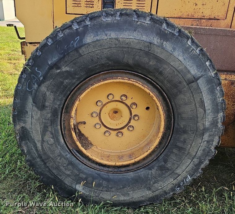 image for item DQ0249 1996 Champion 720A VHP  motor grader