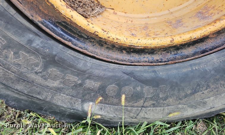 image for item DQ0249 1996 Champion 720A VHP  motor grader