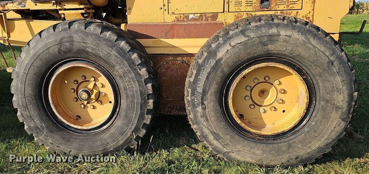 image for item DQ0249 1996 Champion 720A VHP  motor grader