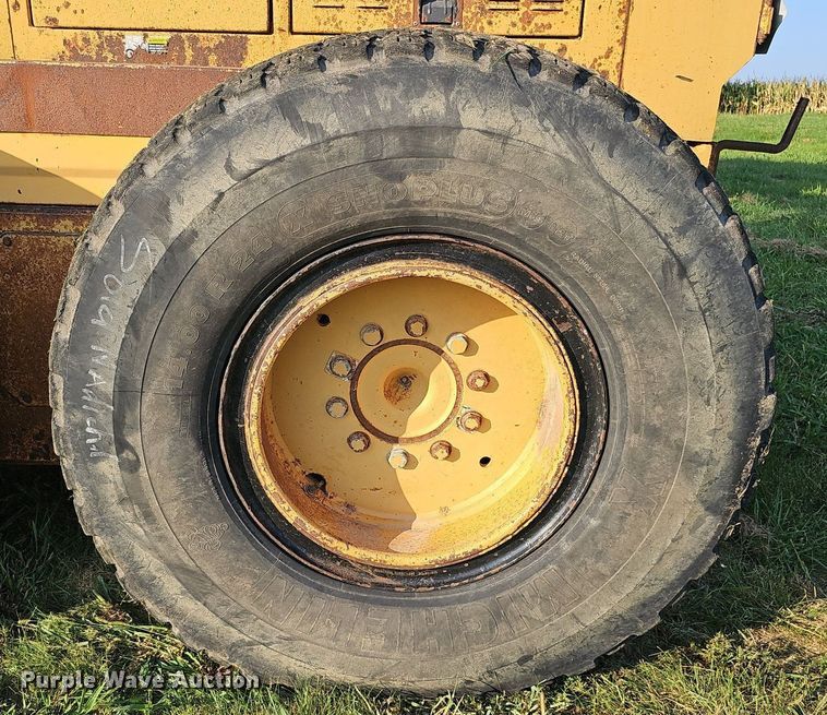 image for item DQ0249 1996 Champion 720A VHP  motor grader