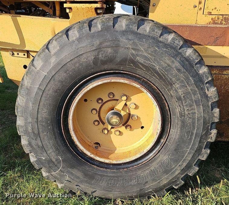 image for item DQ0249 1996 Champion 720A VHP  motor grader