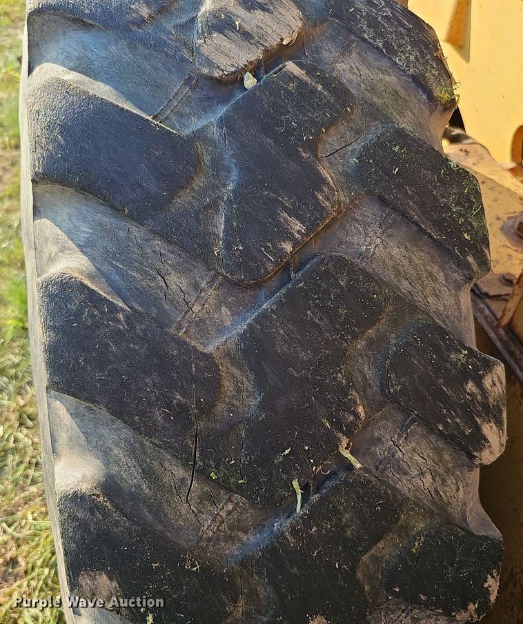 image for item DQ0249 1996 Champion 720A VHP  motor grader